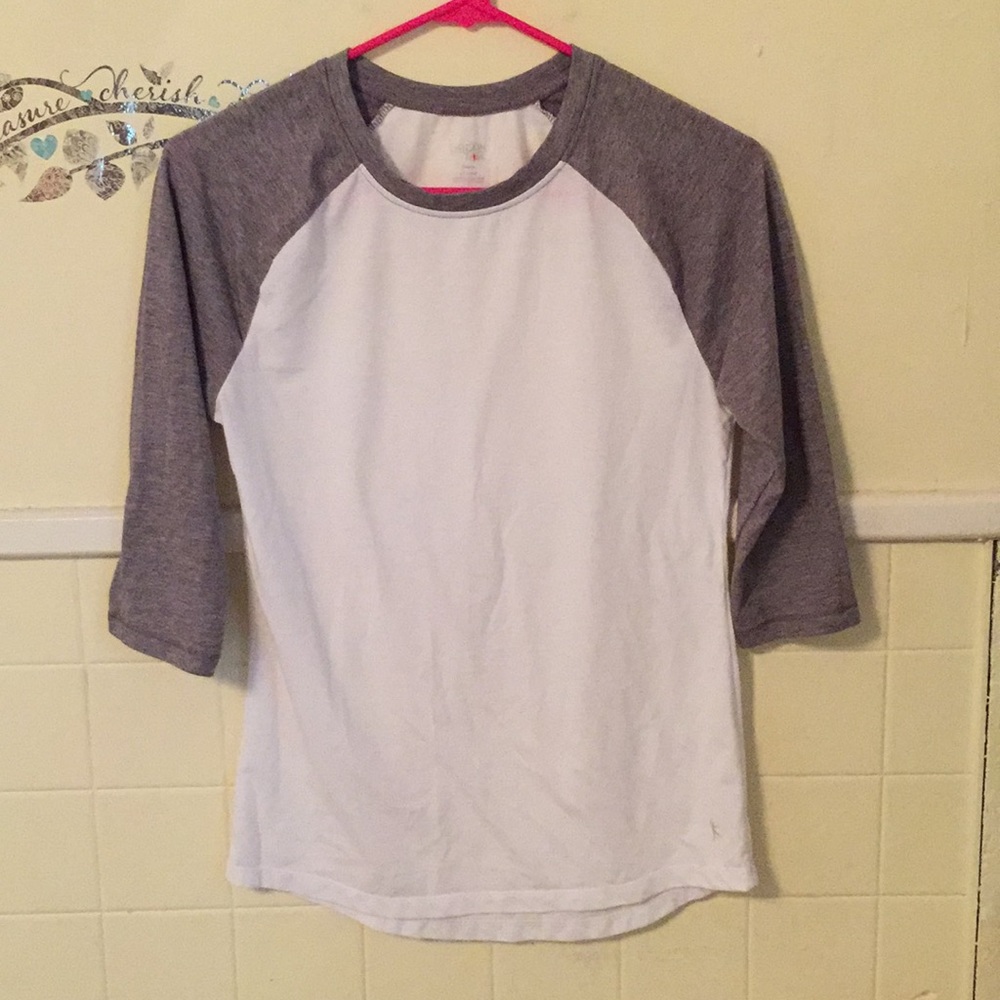 🌟Danskin Loose Quarter Length Shirt🌟